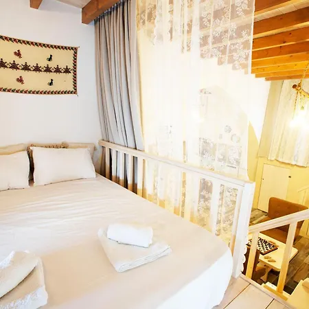 Stefanis Relis House *