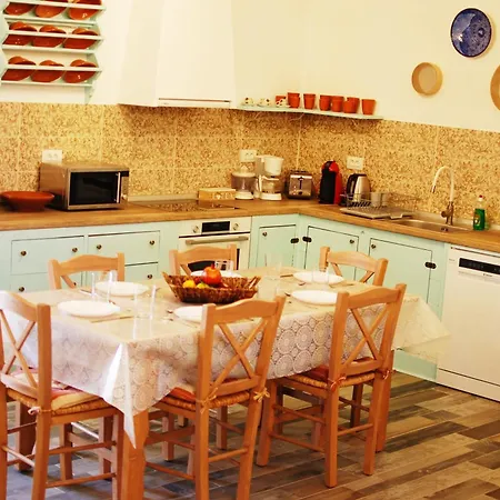 Stefanis Relis House Semesterbostad *