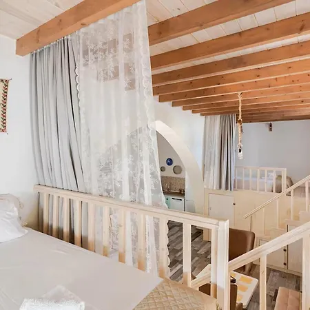 Stefanis Relis House *