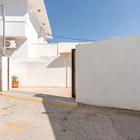 Stefanis Relis House