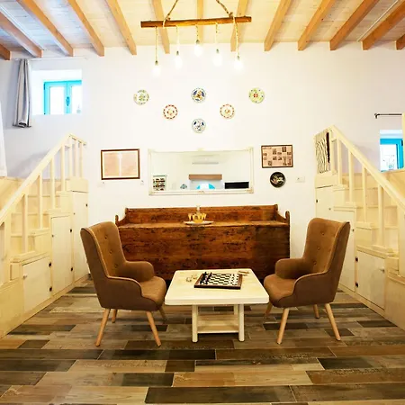 Semesterbostad Stefanis Relis House